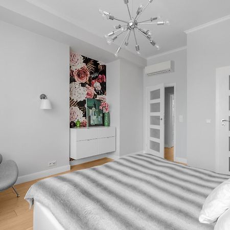 Unitapartament Delux: Elegant Warsaw Center Stay Near Zbawiciela Square Exterior photo